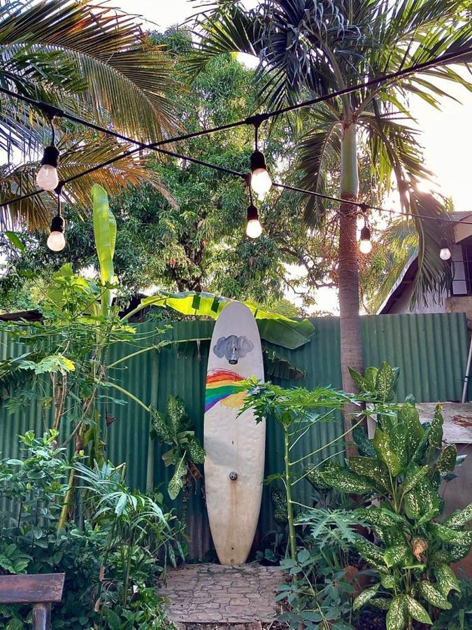 Coral Reef Surf Hostel And Camp Tamarindo Eksteriør bilde