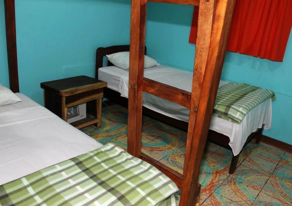 Coral Reef Surf Hostel And Camp Tamarindo Eksteriør bilde